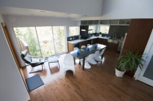 Wplyw wilgotnosci na podlogi drewniane i jak temu zapobiegac